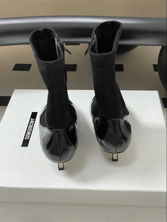 2025112817261451 370